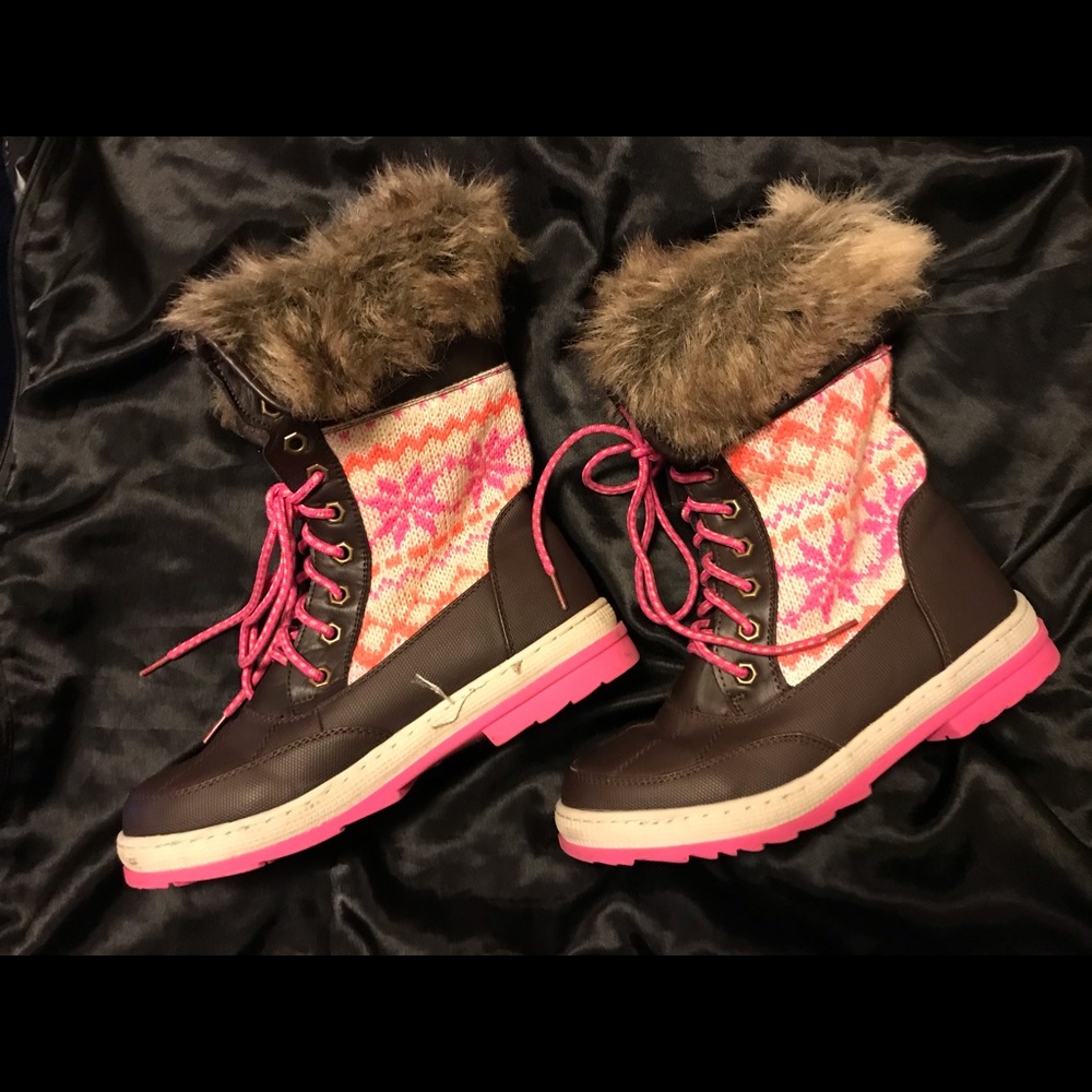 Previously loved: boots w comfy top isolation